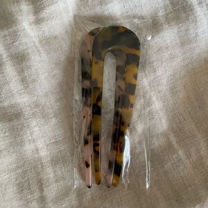 A set of U Shaped Hair Pins For Women and Girls Hairstyle Accessories